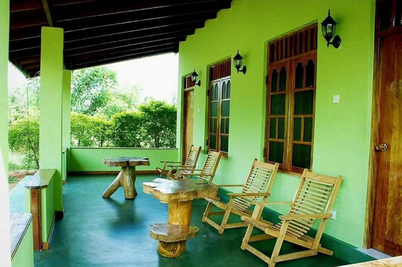 Banana Rest Sigiriya Bed & Breakfast Екстериор снимка
