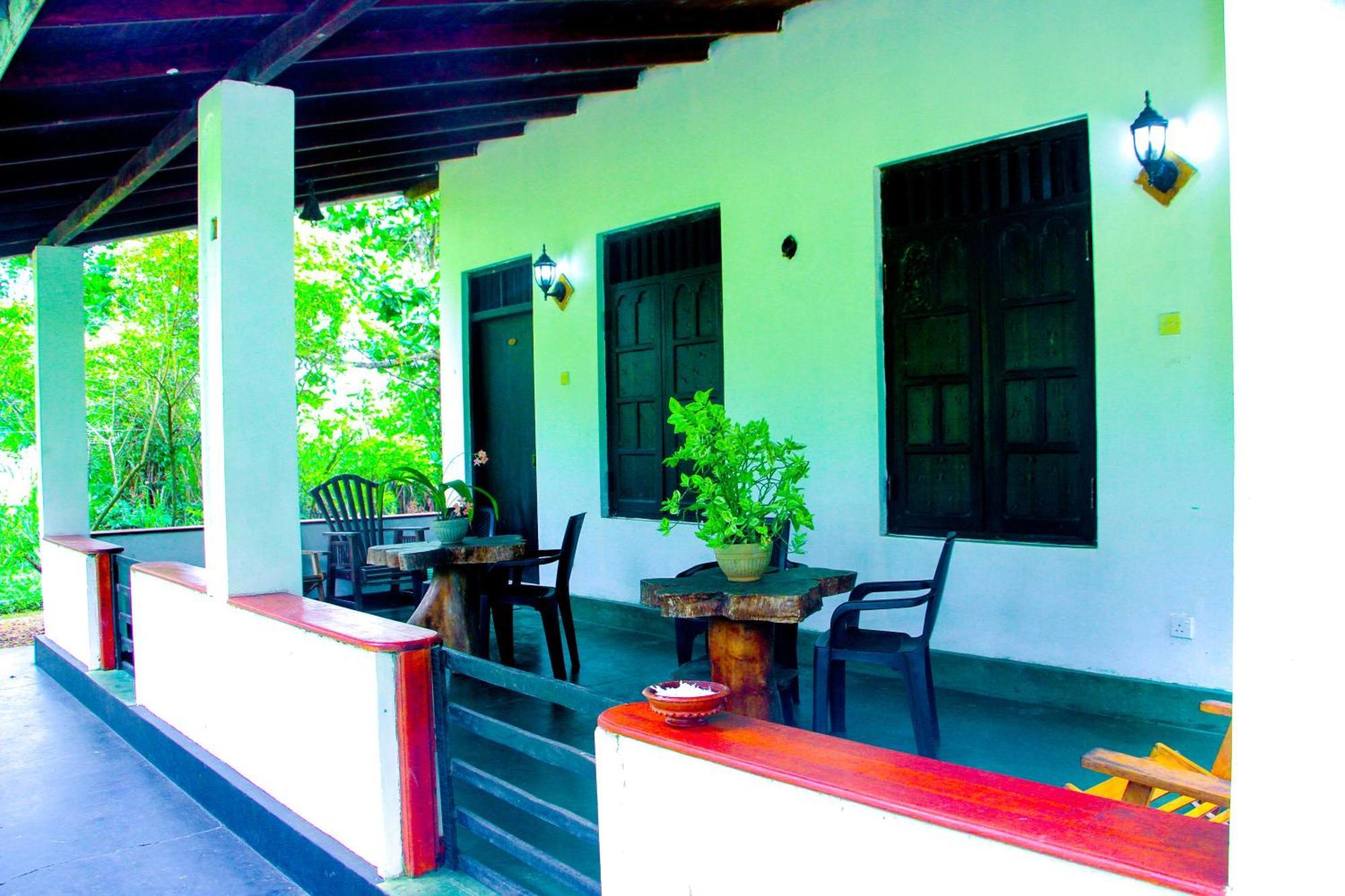 Banana Rest Sigiriya Bed & Breakfast Екстериор снимка